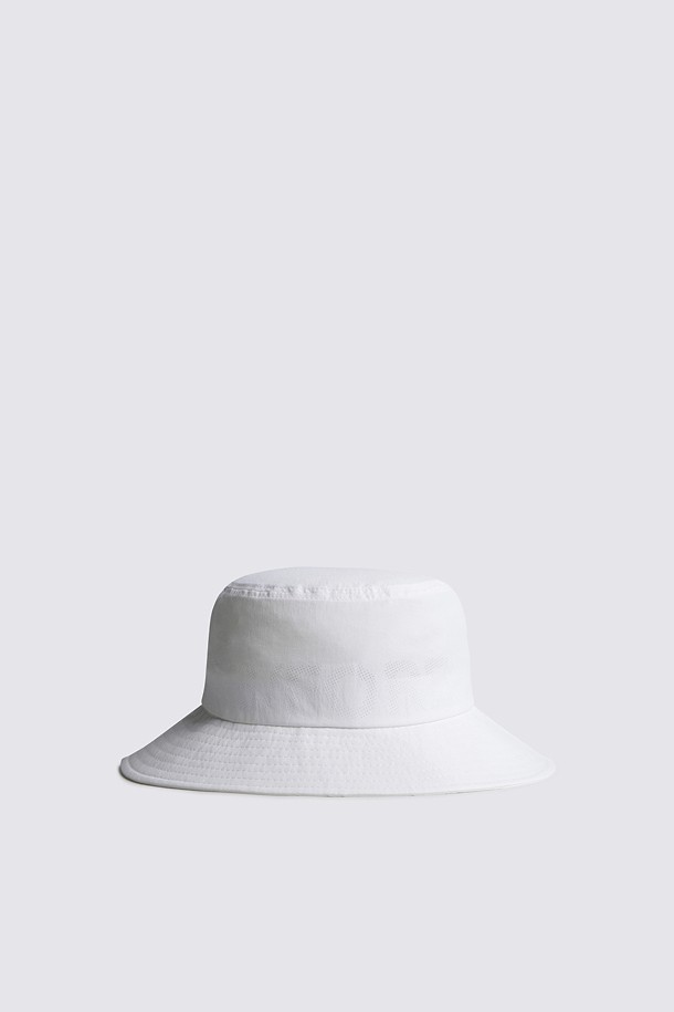지포어-MEN ACCESSORIES-FEATHERWEIGHT PERFORATED BUCKET(MEN)					 					 					