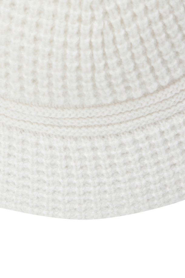 Golden Bear - 모자 - (WOMEN) Contrast Line Knitted Buckethat(Ivory)