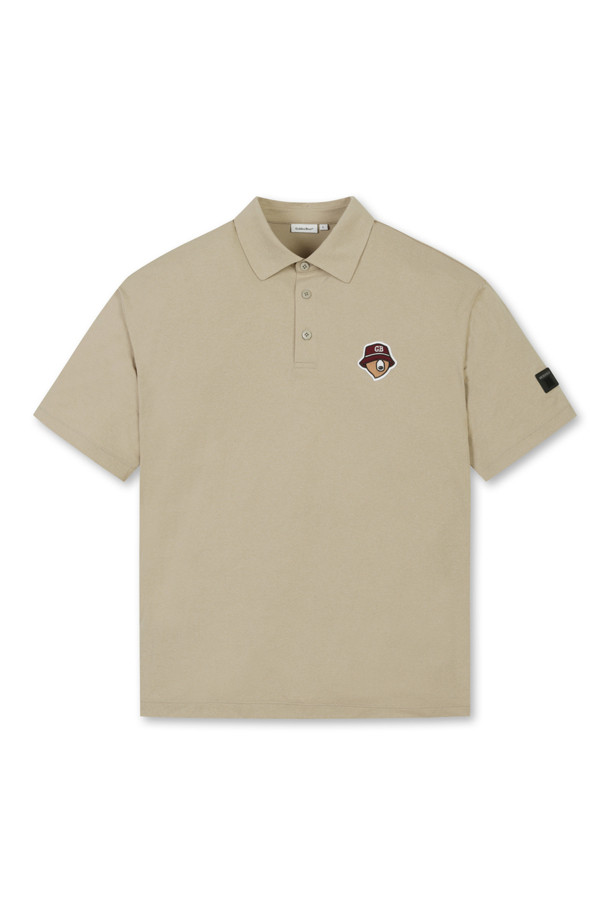 (UNI) 버튼 다운 솔리드 카라 티셔츠는 남성용 상의로, 골프 및 일상 용도로 활용 가능합니다. 부드러운 소로나 소재로 제작되어 가볍고 편안한 착용감을 제공하며, 여름, 가을, 겨울 모두 착용할 수 있습니다. 세미오버핏으로 스포티하고 베이직한 스타일을 연출하며, 다양한 컬러(라이트블루, 블루, 브라운, 그린, 블랙)로 출시되었습니다. 카라넥 디자인에 신규 개발된 자수 와펜, 목늘어짐 방지 넥밴드 테이프, 컬러 매칭 단추, 소매단과 밑단 삼봉 처리 등 섬세한 디테일이 돋보입니다. 골프룩 또는 미니멀한 스타일을 선호하는 남성분들께 추천합니다.
