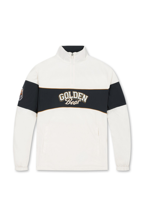 컨트라스트 체스트 보더 우븐 아노락은 남성용 아우터로, 골프, 가을 나들이, 겨울 데일리룩에 적합한 스포티한 스타일의 아노락입니다. 아이보리, 민트, 네이비 3가지 색상으로 출시되었으며, 메쉬 안감과 통기성을 갖춰 활동성을 높였습니다. 슬림핏에 레귤러 기장으로 제작되었으며, 하프 집업 형태에 스탠드 카라 디자인을 더했습니다. 전면 하단 사선 싱글월트 포켓, 소매단 밴드, 밑단 스트링&스토퍼 등의 디테일로 실용성을 더했고, 오른쪽 소매 베어 자수 와펜으로 포인트를 주었습니다.
