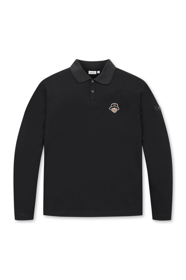 에센셜 니트 카라 티셔츠는 남성을 위한 상의로, 골프 및 일상생활에서 활용하기 좋습니다. 아이보리 컬러의 무지 디자인으로, 봄, 여름, 가을, 겨울 사계절 모두 착용 가능합니다. 슬림핏, 데일리핏, 오버핏으로 다양한 스타일을 연출할 수 있으며, 니트 카라와 긴소매가 특징입니다. 왼쪽 가슴 베어 자수 및 소매 오각형 장식, 밑단 삼봉 스티치, 소매단 립밴드, 몸판 매칭 컬러 플라켓 등의 디테일이 돋보입니다.
