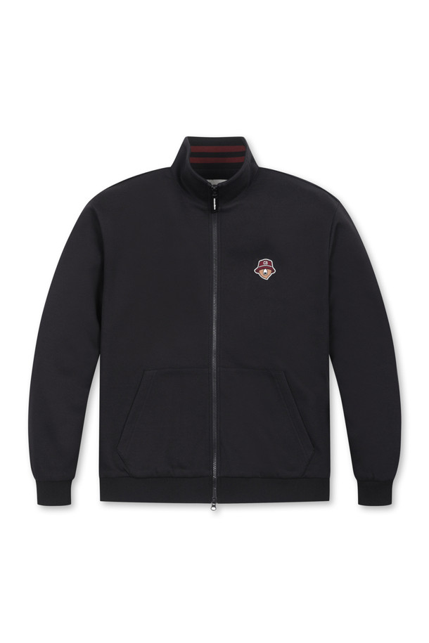 더블-페이스 저지 스탠드 카라 집업은 남성용 아우터입니다. 그레이와 블랙 두 가지 색상으로 출시되었으며, 골프 및 일상생활에서 활용하기 좋습니다. 봄, 가을, 겨울 계절에 적합하며, 스포티하고 베이직한 스타일을 연출합니다. 슬림핏으로 제작되었으며, 로고와 프린트 무늬가 특징입니다. 두꺼운 저지 소재에 부드러운 촉감, 긴 소매 기장과 스탠드 카라, 캥거루 포켓 등 다양한 특징을 갖춘 집업 스타일의 의류입니다.
