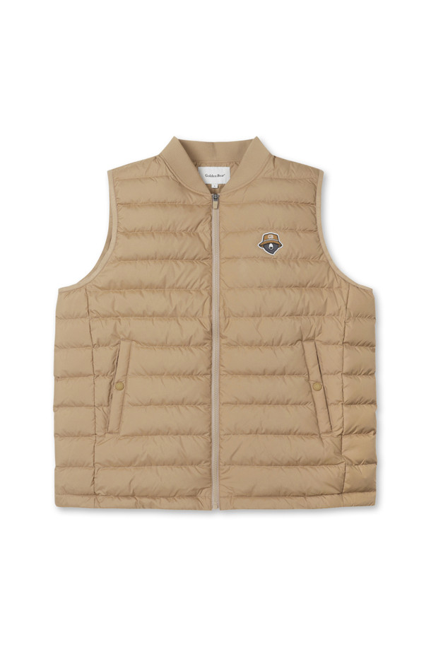 가볍고 따뜻한 남성용 '라이트웨이트 다운 베스트'입니다. 부드러운 촉감의 나일론과 폴리에스테르 혼방 소재로 제작되어 가을, 겨울철 보온성을 책임집니다. 베이지 색상의 무지 디자인으로, 스포티, 캐주얼, 미니멀 등 다양한 스타일 연출이 가능합니다. 골프룩은 물론, 일상에서도 편안하게 착용할 수 있는 활용도 높은 아이템입니다. 집업 스타일, 레귤러 핏, 민소매 디자인으로 활동성을 높였습니다.
