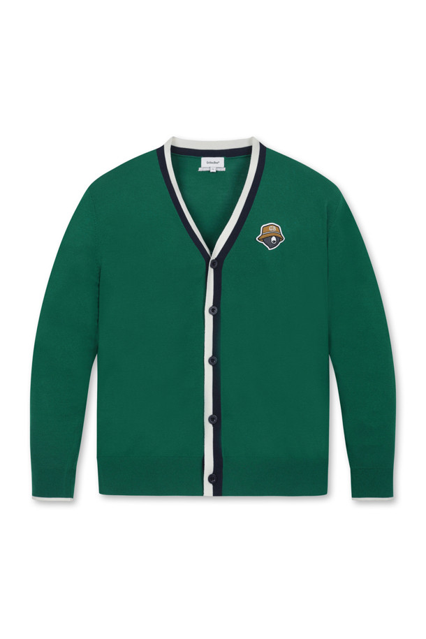 컬러 포인티드 가디건은 남성용 니트 가디건입니다. 봄, 가을에 착용하기 좋으며, 네이비와 그린 두 가지 색상으로 출시되었습니다. 슬림핏 디자인에 얇은 두께감으로 편안한 착용감을 선사하며, 부드러운 니트 소재로 제작되었습니다. 골프, 일상, 비즈니스 캐주얼 등 다양한 TPO에 활용 가능하며, 클래식, 스포티, 미니멀 스타일을 연출하기 좋습니다. 플레인 조직 편직, 포인트 컬러 배색, 베어 자수 로고, 로고 각인 플리 단추 등 섬세한 디테일이 돋보입니다.
