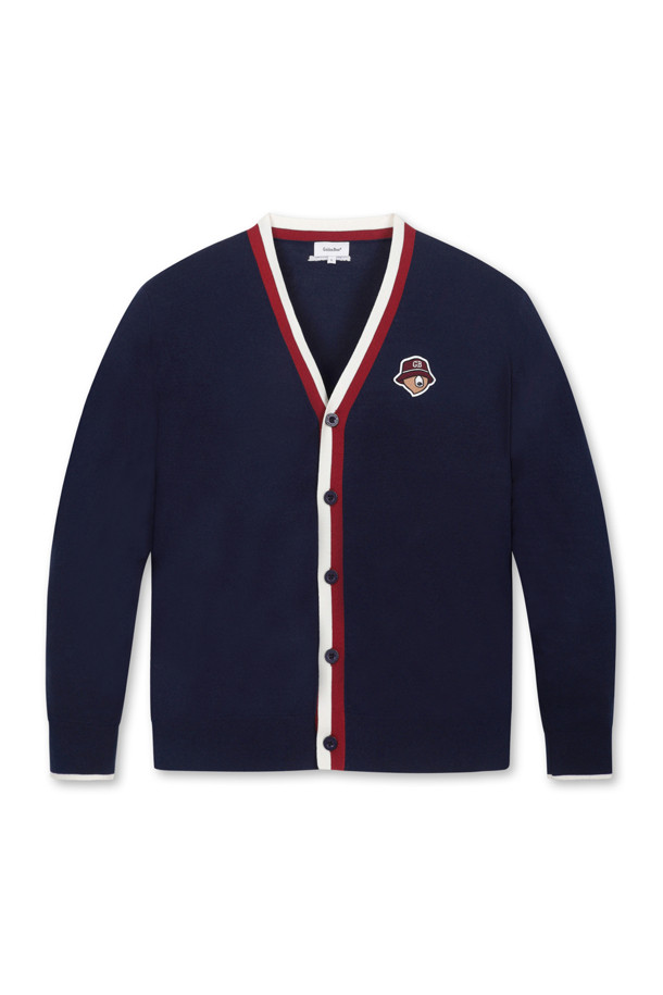 컬러 포인트 가디건은 남성용 가디건으로, 봄, 가을에 착용하기 좋습니다. 네이비, 그린 컬러로 출시되었으며, 골프, 일상 등 다양한 TPO에 활용 가능합니다. 슬림핏 니트 소재로 제작되었으며, 얇고 부드러운 촉감과 신축성을 제공합니다. 플레인 조직 편직, 포인트 컬러 배색, 베어 자수 로고, 스트레치 원사 추가, 로고 각인 플리 단추, 직자수 로고 디테일이 특징입니다.
