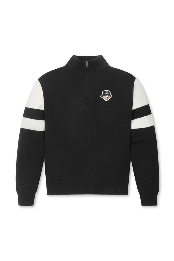 **윈드프루프 라이닝 하프 집업 니트**는 남성용 상의로, 가을과 겨울에 따뜻함과 스타일을 동시에 제공합니다. 블랙과 화이트 두 가지 색상으로 출시되어 어떤 스타일에도 쉽게 매치할 수 있습니다. 스포티하면서도 캐주얼한 무드를 연출하며, 골프룩과 출근룩 등 다양한 TPO에 활용 가능합니다. 레귤러핏에 하프넥 디자인, 긴소매 기장으로 제작되었으며, 두꺼운 두께감과 기모 안감, 방풍 및 보온 기능으로 추운 날씨에도 쾌적하게 착용할 수 있습니다. 부드러운 촉감과 무지 패턴, 집업 및 배색 디테일이 돋보이는 미니멀한 디자인의 니트입니다.
