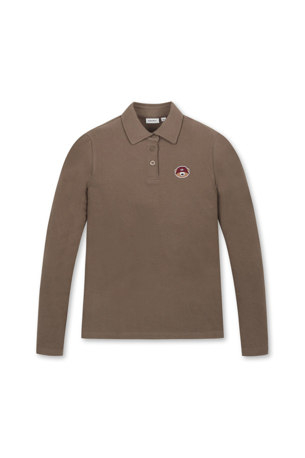 (W) A/R 소프트 터치 카라 티셔츠는 여성 골퍼들을 위한 베이직 스타일의 긴소매 골프 티셔츠입니다. 아이보리, 핑크, 브라운 세 가지 컬러로 출시되었으며, 봄, 가을, 겨울 시즌에 착용하기 좋습니다. 부드러운 촉감의 아크릴, 레이온, 폴리우레탄 혼방 소재로 제작되었으며, 보온성을 위한 기모 안감이 특징입니다. 돌로 카라넥 디자인과 좌측 가슴의 시그니처 뉴베어 자수 와펜이 돋보이며, 슬림핏, 데일리핏, 오버핏으로 다양한 스타일을 연출할 수 있습니다. 밑단과 소매단 삼봉 마감으로 깔끔함을 더했습니다.
