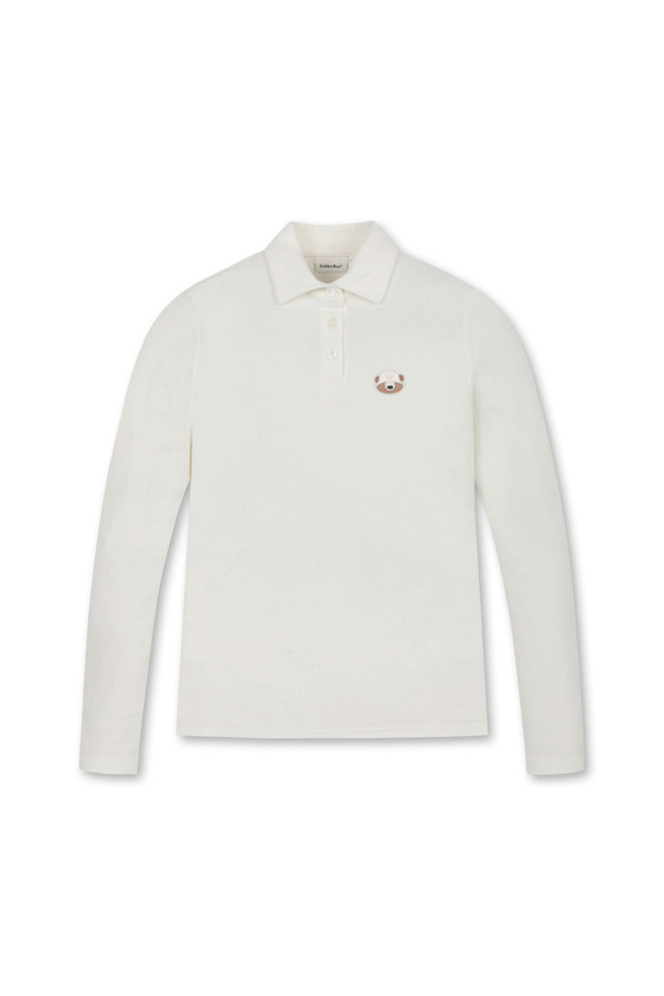 (W) A/R 소프트 터치 카라 티셔츠는 여성 골프 및 일상복으로 활용 가능한 긴소매 티셔츠입니다. 아이보리, 핑크, 브라운 세 가지 색상으로 출시되었으며, 부드러운 촉감의 아크릴레이온, 폴리우레탄 혼방 소재로 제작되었습니다. 베이직 스타일의 무지 디자인에 슬림핏, 데일리핏, 오버핏으로 다양한 핏을 제공하며, 보온 기능과 기모 안감으로 따뜻함을 더했습니다. 좌측 가슴에는 시그니처 뉴베어 자수 와펜이 포인트로 들어가 있으며, 밑단과 소매단은 삼봉 마감 처리로 깔끔하게 마무리되었습니다.
