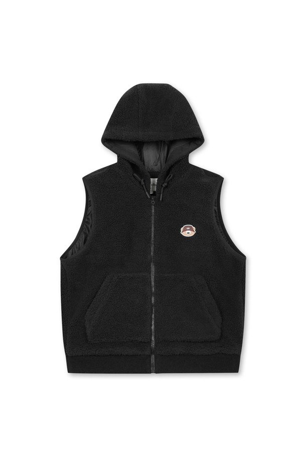 (W) 백 그래픽 플리스 베스트는 여성 골퍼 및 캐주얼 스타일을 선호하는 분들을 위한 아이템입니다. 부드러운 플리스 소재로 제작되어 가을, 겨울 시즌에 따뜻하고 편안한 착용감을 제공합니다. 블랙 컬러에 등판 로고 그래픽 디자인으로 스포티한 무드를 더했습니다. 레귤러 핏의 집업 스타일이며, 민소매 디자인으로 활동성을 높였습니다. 두꺼운 두께감으로 보온성을 강조하여 골프룩 또는 일상복으로 활용하기 좋습니다.
