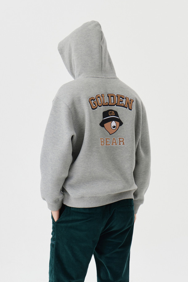 (U) 프린티드 백 후디는 남성용 상의로, 캐주얼 및 스포티 스타일을 모두 소화할 수 있는 후드티입니다. 가을, 겨울 시즌에 적합하며, 부드러운 면 소재로 제작되어 편안한 착용감을 선사합니다. 캥거루 포켓이 있어 실용성을 더했으며, 레귤러핏과 긴소매 기장으로 활동성을 보장합니다. 그레이 컬러에 로고 패턴이 더해져 심플하면서도 스타일리시한 골프룩을 연출할 수 있습니다.
