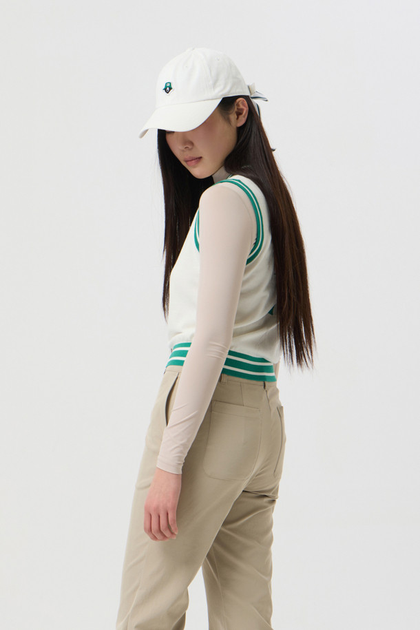 Golden Bear - 베스트/슬리브리스 - (WOMEN) V-Neck Knitted Vest