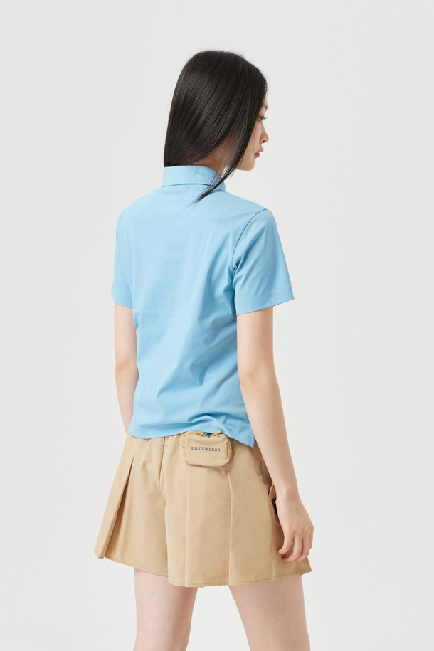 (UNI) 버튼 다운 솔리드 카라 티셔츠는 남성용 상의로, 골프 및 일상에서의 활용에 적합합니다. 라이트블루, 블루, 브라운, 그린, 블랙 5가지 색상으로 출시되었으며, 소로나 소재를 사용하여 가볍고 편안한 착용감을 제공합니다. 슬림핏 또는 세미오버핏으로 디자인되었으며, 반소매에 카라넥, 얇은 두께로 여름과 가을에 착용하기 좋습니다. 자수 와펜 로고, 넥밴드 안쪽 테이프 보강, 컬러 매칭 단추, 소매단과 밑단 삼봉 처리 등 꼼꼼한 디테일이 돋보이며, 신축성은 보통입니다.
