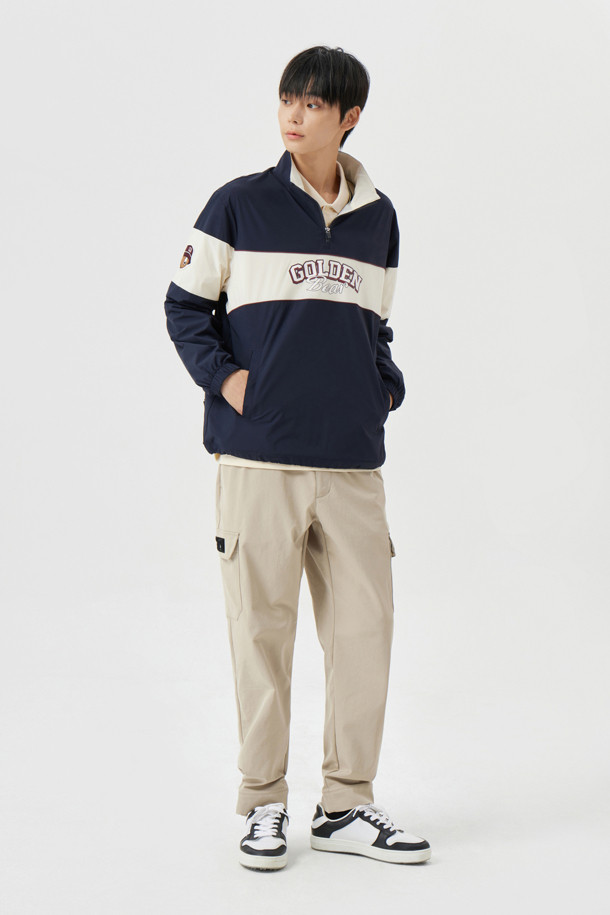 벨크로 조거 팬츠는 남성용 조거팬츠로, 솔로텍스 소재를 사용하여 봄, 여름, 가을, 겨울 모든 계절에 착용 가능합니다. 블랙과 베이지 두 가지 색상으로 출시되었으며, 스포티하고 캐주얼한 스타일을 연출할 수 있습니다. 슬림핏, 스트레이트핏, 테이퍼드핏, 와이드핏 등 다양한 핏으로 출시되어 폭넓은 선택지를 제공합니다. 벨크로 아웃포켓, 풀밴딩 허리밴드, 플랩커버 포켓, 장식 벨크로 와펜 등의 디테일 뿐만 아니라, 밑단 사이즈 조절 스트랩, 후면 지퍼 싱글월렛 포켓, D링 부착으로 실용성을 더했습니다. 골프룩 또는 여행룩에 완벽하게 어울리는 미니멀한 디자인의 조거 팬츠입니다.
