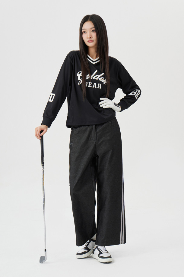 (W) 루즈핏 데님 라이크 팬츠는 여성용 바지로, 봄부터 겨울까지 사계절 내내 활용 가능한 아이템입니다. 블랙과 블루 두 가지 색상으로 출시되었으며, 코튼과 폴리에스테르 혼방 소재로 제작되어 신축성과 내구성이 우수합니다. 루즈핏, 슬림핏, 스트레이트핏, 테이퍼드핏, 와이드핏 등 다양한 핏으로 출시되어 폭넓은 선택이 가능하며, 측면 배색 테이프와 사선 포켓, 벨트고리 디테일이 특징입니다. 골프룩, 산책룩 등 다양한 TPO에 스포티하고 세련된 스타일을 연출할 수 있습니다.
