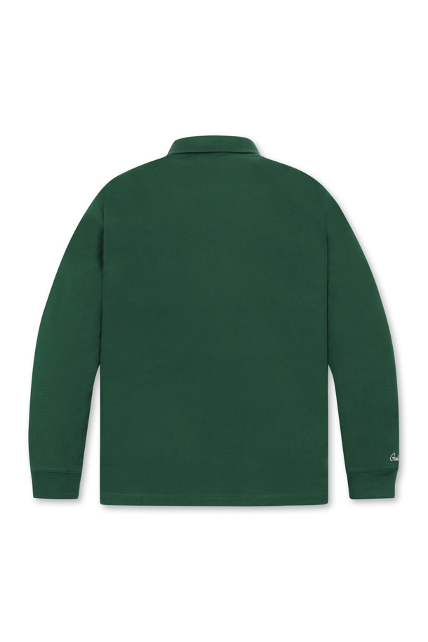 부드러운 촉감의 폴로 티셔츠입니다. 가을, 겨울 시즌에 적합하며, 보온성을 높여주는 기모 안감으로 제작되었습니다. 슬림핏, 데일리핏, 오버핏 등 다양한 핏으로 만나볼 수 있으며, 아이보리, 그레이, 그린 세 가지 색상으로 출시되었습니다. 베이직하고 스포티한 스타일을 연출하기 좋으며, 골프룩, 겨울 데일리룩, 출근룩 등 TPO에 맞춰 활용할 수 있습니다. 넥 변형을 방지하는 넥테이프, 밑단 삼봉 스티치, 가슴 자수, 소매 로고 자수 디테일로 완성도를 높였습니다.
