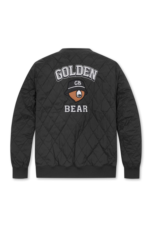 퀼티드 크루넥 풀오버는 남성용 상의로, 가을과 겨울에 따뜻하게 착용할 수 있는 두꺼운 두께의 긴소매 제품입니다. 라운드넥 디자인에 레귤러핏으로 제작되었으며, 스포티하고 캐주얼한 스타일을 연출합니다. 퀄팅 패턴과 부드러운 촉감의 폴리에스터 소재, 패딩 안감으로 보온성을 높였습니다. 골프룩은 물론 일상에서도 편안하게 활용 가능한 아이템입니다.
