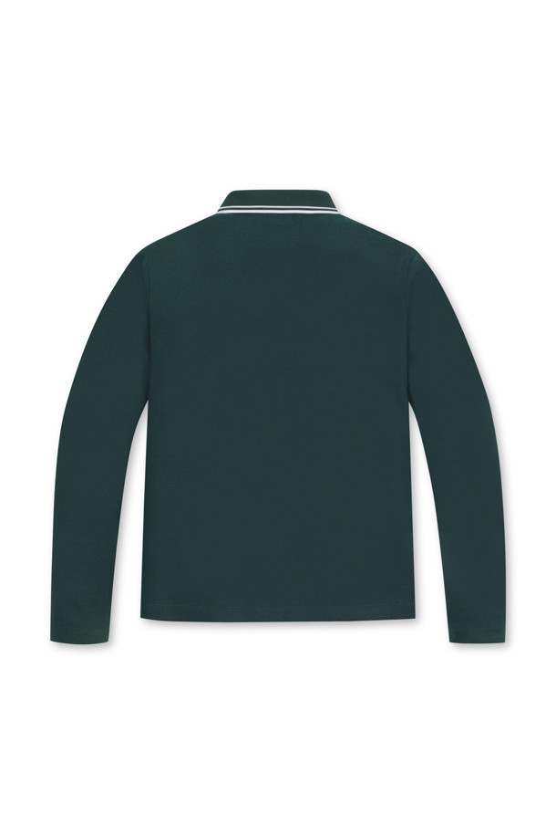 (W) 소프트 터치 피케 폴로 카라 긴팔 티셔츠는 골프 및 일상생활에서 모두 활용 가능한 여성 의류입니다. 부드러운 촉감의 피케 소재로 제작되어 편안한 착용감을 선사하며, 슬림핏 디자인으로 여성스러운 실루엣을 연출합니다. 핑크, 아이보리, 그린 세 가지 색상으로 출시되었으며, 봄, 여름, 가을, 겨울 사계절 모두 착용 가능합니다. 폴로넥 칼라와 긴 소매, 와플 패턴이 스포티하면서도 베이직한 스타일을 완성하며, 좌측 가슴 로고 패치, 매칭 컬러 칼라 및 넥밴드, 옆트임 등의 디테일이 돋보입니다.
