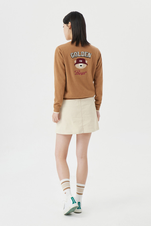 (W) 코듀로이 플리츠 스커트는 여성용으로, 가을과 겨울에 따뜻하게 착용할 수 있는 두꺼운 소재의 플리츠 스커트입니다. 부드러운 촉감의 코듀로이 소재로 제작되어 클래식하고 캐주얼한 스타일을 연출하며, 골프룩으로도 활용 가능합니다. 베이지 컬러에 무지 디자인으로 다양한 상의와 매치하기 용이하며, 레귤러 핏으로 편안하게 착용할 수 있습니다. 플리츠 디테일이 여성스러운 실루엣을 강조하며, 데일리룩과 골프 라운딩 모두에 적합한 아이템입니다.
