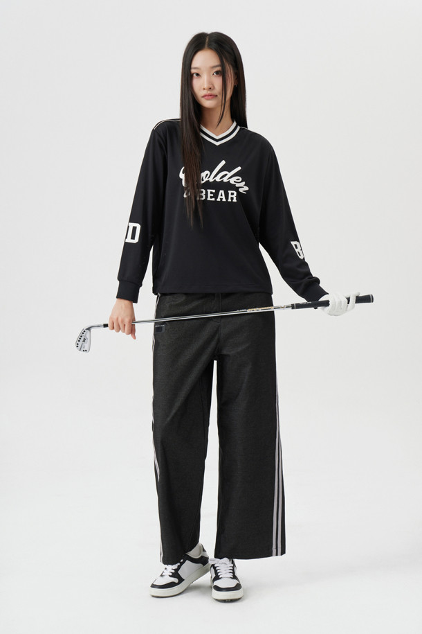 (W) 루즈핏 데님 라이크 팬츠는 여성용 바지로, 봄부터 겨울까지 사계절 내내 활용 가능한 아이템입니다. 블랙과 블루 두 가지 색상으로 출시되었으며, 코튼과 폴리에스테르 혼방 소재로 제작되어 신축성과 내구성이 우수합니다. 루즈핏, 슬림핏, 스트레이트핏, 테이퍼드핏, 와이드핏 등 다양한 핏으로 출시되어 폭넓은 선택이 가능하며, 측면 배색 테이프와 사선 포켓, 벨트고리 디테일이 특징입니다. 골프룩, 산책룩 등 다양한 TPO에 스포티하고 세련된 스타일을 연출할 수 있습니다.
