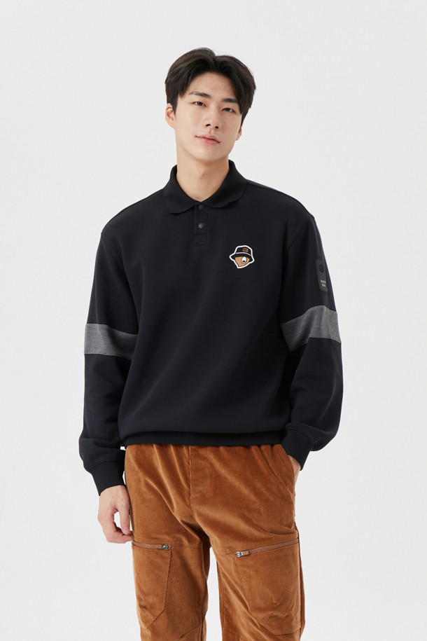 보더 라인 슬리브스 칼라 스웨트셔츠는 남성을 위한 가을/겨울용 레귤러핏 스웨트셔츠입니다. 블랙, 그레이 두 가지 색상으로 출시되었으며, 스포티하고 캐주얼한 스타일을 연출합니다. 면 소재로 제작되어 부드러운 촉감을 제공하며, 두꺼운 두께감으로 따뜻함을 더합니다. 골프룩과 일상복으로 모두 활용 가능하며, 소매 배색 디테일과 카라넥 디자인이 특징입니다. 긴소매 기장의 무지 스웨트셔츠로, 미니멀한 스타일 연출에도 용이합니다.
