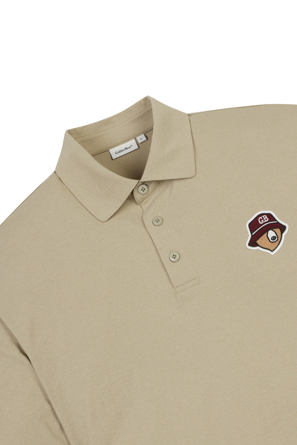 (UNI) 버튼 다운 솔리드 카라 티셔츠는 남성용 상의로, 골프 및 일상 용도로 활용 가능합니다. 부드러운 소로나 소재로 제작되어 가볍고 편안한 착용감을 제공하며, 여름, 가을, 겨울 모두 착용할 수 있습니다. 세미오버핏으로 스포티하고 베이직한 스타일을 연출하며, 다양한 컬러(라이트블루, 블루, 브라운, 그린, 블랙)로 출시되었습니다. 카라넥 디자인에 신규 개발된 자수 와펜, 목늘어짐 방지 넥밴드 테이프, 컬러 매칭 단추, 소매단과 밑단 삼봉 처리 등 섬세한 디테일이 돋보입니다. 골프룩 또는 미니멀한 스타일을 선호하는 남성분들께 추천합니다.
