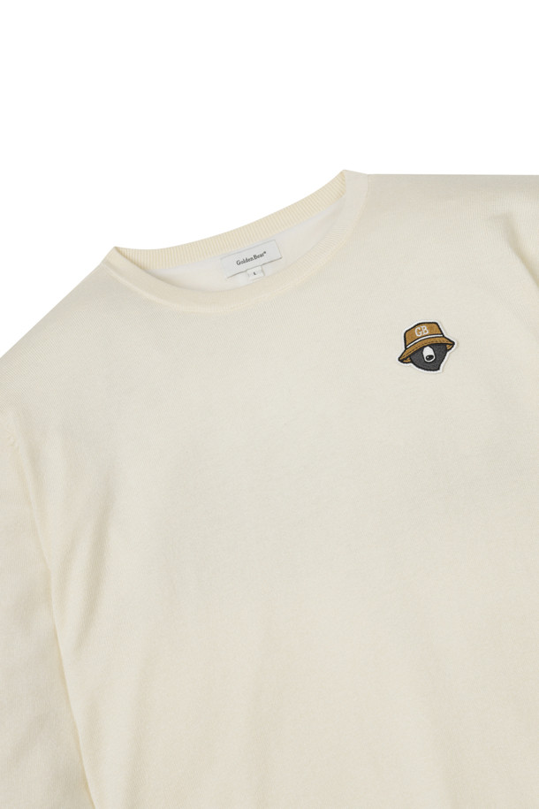 방풍 안감 풀오버 니트입니다. 아이보리 및 베이지 색상으로 출시되었으며, 가을과 겨울에 따뜻하게 착용할 수 있습니다. 라운드넥에 레귤러 핏으로, 캐주얼 및 스포티한 스타일을 연출합니다. 두꺼운 두께감과 부드러운 촉감의 기모 안감으로 보온성을 높였습니다. 골프, 일상 등 다양한 TPO에 활용 가능한 남성용 니트 풀오버입니다.
