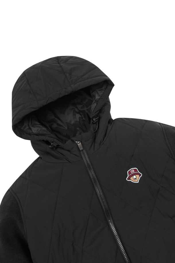 (W) 플리스 하이브리드 패디드 재킷은 여성용 아우터로, 가을과 겨울에 따뜻하게 착용할 수 있습니다. 스포티하면서도 캐주얼한 무드를 연출하며, 일상복뿐만 아니라 골프룩으로도 활용 가능합니다. 부드러운 플리스와 폴리에스테르 소재의 조합으로 뛰어난 보온성과 방풍 기능을 제공합니다. 무지 디자인에 크롭 기장과 집업 여밈 방식으로 활동성을 더했으며, 레귤러핏으로 편안하게 착용할 수 있습니다. 두꺼운 두께감과 긴 소매가 추운 날씨에도 따뜻함을 유지해 줍니다.
