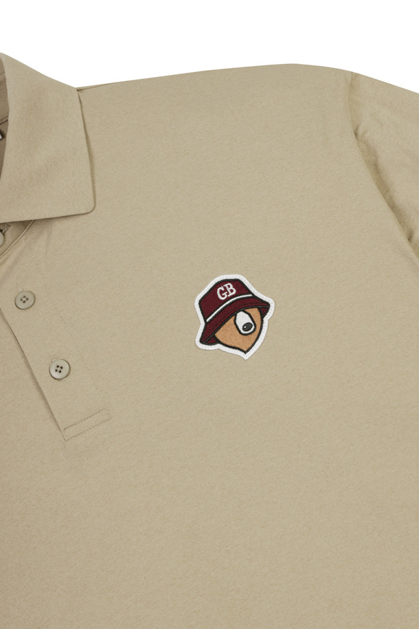 (UNI) 버튼 다운 솔리드 카라 티셔츠는 남성용 상의로, 골프 및 일상 용도로 활용 가능합니다. 부드러운 소로나 소재로 제작되어 가볍고 편안한 착용감을 제공하며, 여름, 가을, 겨울 모두 착용할 수 있습니다. 세미오버핏으로 스포티하고 베이직한 스타일을 연출하며, 다양한 컬러(라이트블루, 블루, 브라운, 그린, 블랙)로 출시되었습니다. 카라넥 디자인에 신규 개발된 자수 와펜, 목늘어짐 방지 넥밴드 테이프, 컬러 매칭 단추, 소매단과 밑단 삼봉 처리 등 섬세한 디테일이 돋보입니다. 골프룩 또는 미니멀한 스타일을 선호하는 남성분들께 추천합니다.
