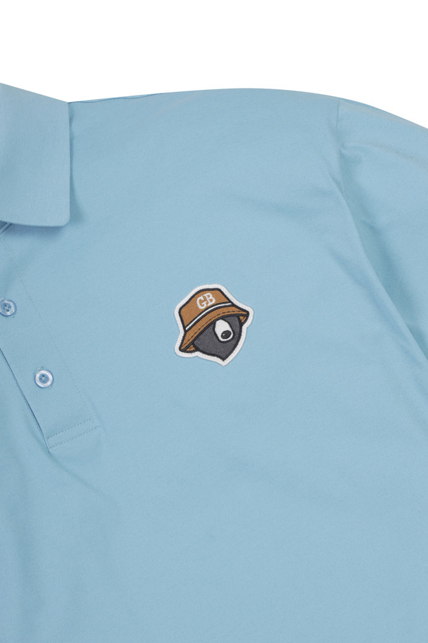 (UNI) 버튼 다운 솔리드 카라 티셔츠는 남성용 상의로, 골프 및 일상에서의 활용에 적합합니다. 라이트블루, 블루, 브라운, 그린, 블랙 5가지 색상으로 출시되었으며, 소로나 소재를 사용하여 가볍고 편안한 착용감을 제공합니다. 슬림핏 또는 세미오버핏으로 디자인되었으며, 반소매에 카라넥, 얇은 두께로 여름과 가을에 착용하기 좋습니다. 자수 와펜 로고, 넥밴드 안쪽 테이프 보강, 컬러 매칭 단추, 소매단과 밑단 삼봉 처리 등 꼼꼼한 디테일이 돋보이며, 신축성은 보통입니다.
