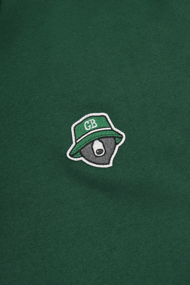 부드러운 촉감의 폴로 티셔츠입니다. 가을, 겨울 시즌에 적합하며, 보온성을 높여주는 기모 안감으로 제작되었습니다. 슬림핏, 데일리핏, 오버핏 등 다양한 핏으로 만나볼 수 있으며, 아이보리, 그레이, 그린 세 가지 색상으로 출시되었습니다. 베이직하고 스포티한 스타일을 연출하기 좋으며, 골프룩, 겨울 데일리룩, 출근룩 등 TPO에 맞춰 활용할 수 있습니다. 넥 변형을 방지하는 넥테이프, 밑단 삼봉 스티치, 가슴 자수, 소매 로고 자수 디테일로 완성도를 높였습니다.
