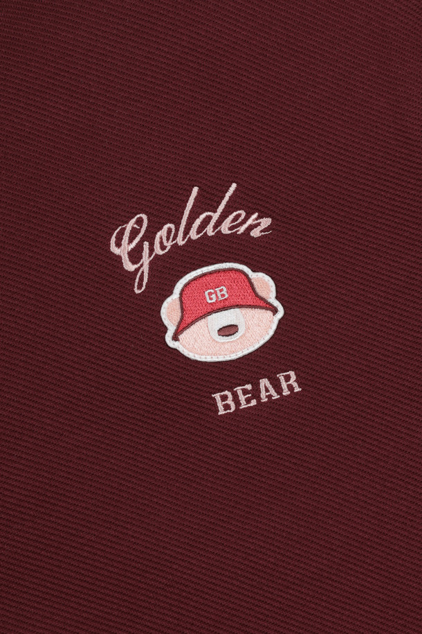 (W) 플리스 라인 Logo 스웨트는 여성 골퍼와 캐주얼 스타일을 선호하는 분들을 위한 베이직 스타일의 상의입니다. 아이보리, 베이지, 와인 3가지 색상으로 출시되었으며, 봄, 가을, 겨울 시즌에 착용하기 좋습니다. 두꺼운 두께감의 저지 소재에 부드러운 촉감의 플리스 안감을 더해 보온성을 높였습니다. 넥과 밑단 립조직의 컬러 립 포인트와 왼쪽 가슴의 뉴베어 자수 디테일이 특징이며, 넥라인, 소매단, 밑단에 안티필링 1X7 립밴드를 적용하여 늘어짐을 방지했습니다. 슬림핏, 데일리핏, 오버핏으로 다양한 스타일 연출이 가능합니다.
