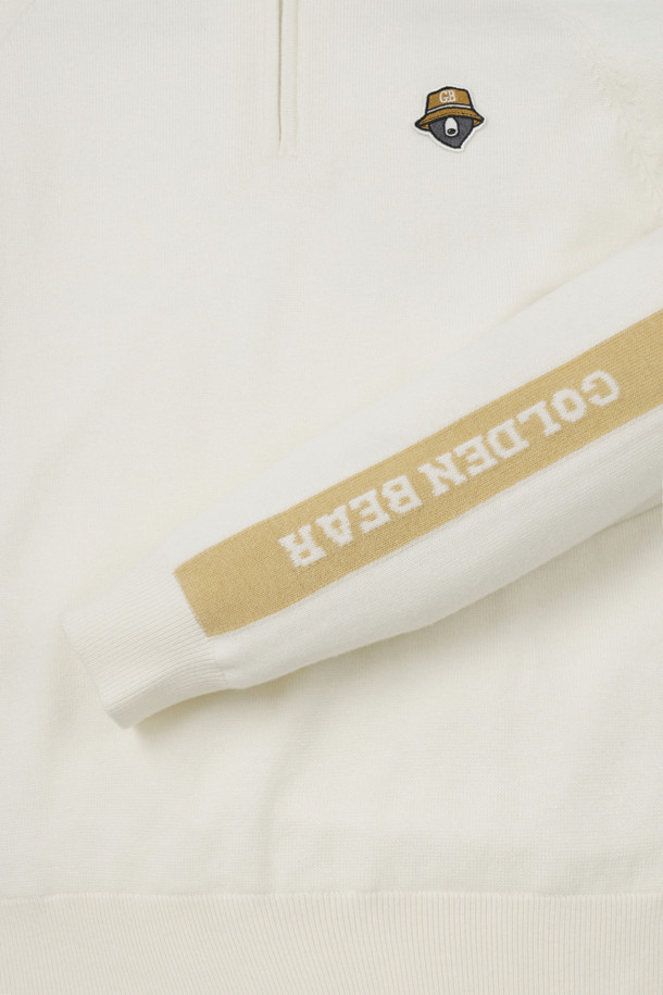 (W) 윈드프루프 라이닝 하프 집업 니트는 여성용 상의로, 가을과 겨울에 따뜻하게 착용할 수 있습니다. 베이지, 화이트 색상으로 출시되었으며, 스포티하고 캐주얼한 스타일을 연출합니다. 하프넥 디자인에 레귤러핏으로 제작되었으며, 두꺼운 두께감과 부드러운 촉감의 기모 안감으로 보온성을 높였습니다. 방풍 기능을 갖춘 폴리에스테르와 니트 혼방 소재로, 골프룩과 출근룩 등 다양한 TPO에 활용 가능합니다.
