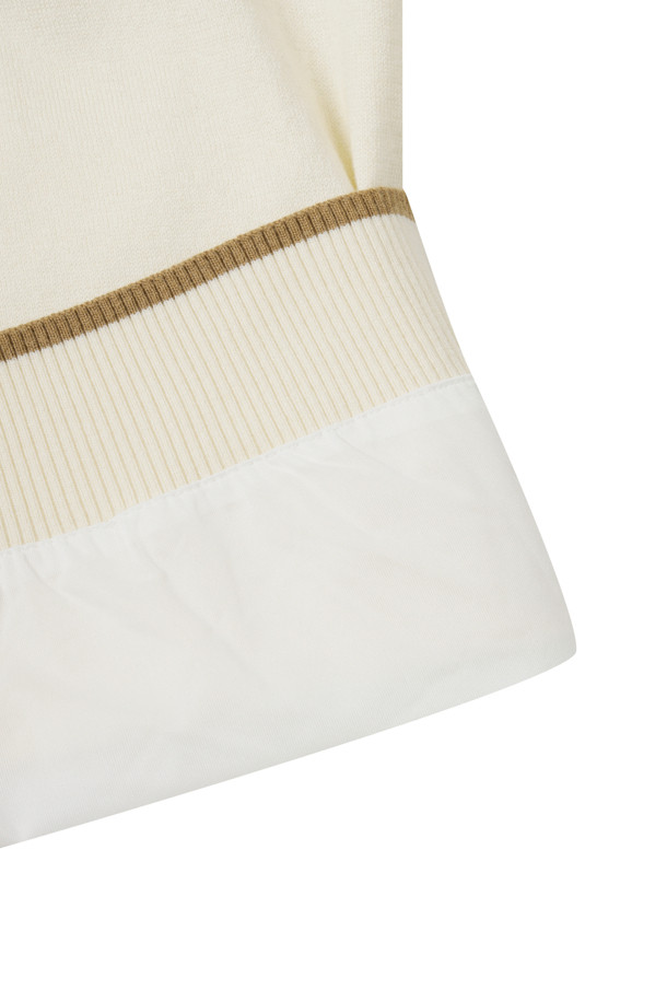 방풍 안감 풀오버 니트입니다. 아이보리 및 베이지 색상으로 출시되었으며, 가을과 겨울에 따뜻하게 착용할 수 있습니다. 라운드넥에 레귤러 핏으로, 캐주얼 및 스포티한 스타일을 연출합니다. 두꺼운 두께감과 부드러운 촉감의 기모 안감으로 보온성을 높였습니다. 골프, 일상 등 다양한 TPO에 활용 가능한 남성용 니트 풀오버입니다.
