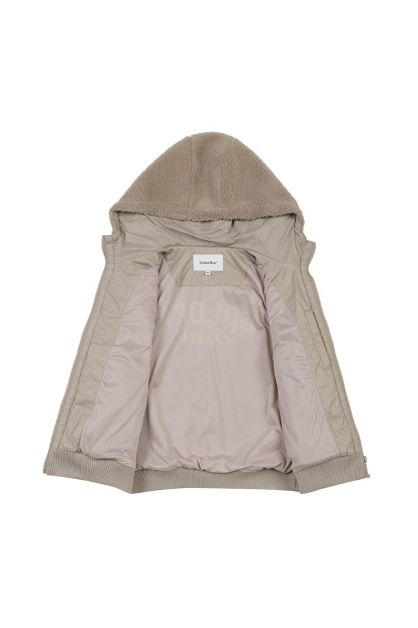 (W) 소프트 플리스 후디는 부드러운 촉감의 플리스 소재로 제작된 여성용 상의입니다. 베이지 색상의 레귤러핏 긴소매 후드 집업으로, 가을/겨울 시즌에 따뜻하게 착용할 수 있습니다. 캐주얼 및 스포티한 스타일을 연출하며, 골프룩으로도 활용 가능합니다. 두꺼운 두께감으로 보온성을 높였으며, 무지 패턴으로 미니멀한 디자인을 더했습니다. 편안함과 스타일을 동시에 만족시키는 아이템입니다.
