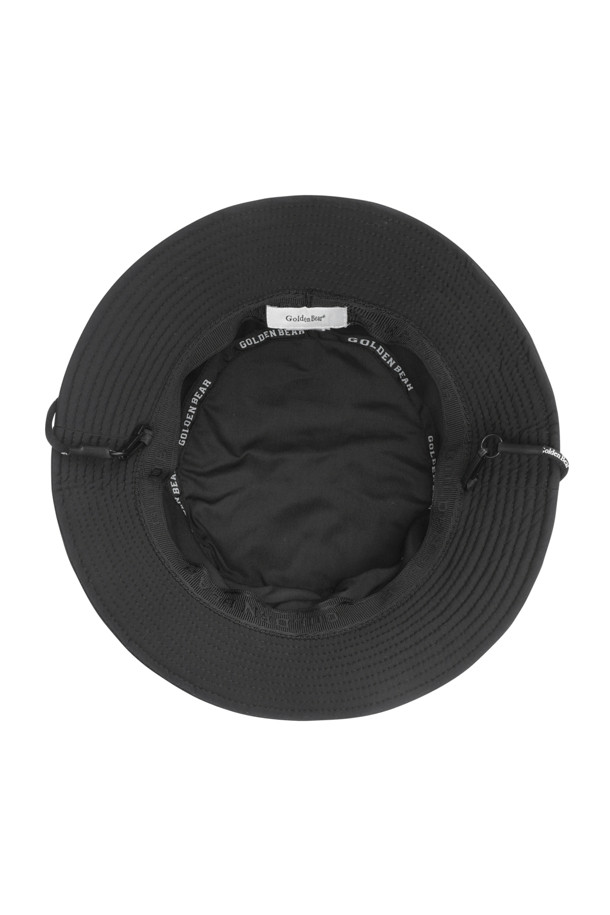 (U)(골든 베어 X 배트맨) 배트맨 로고 그래픽 버킷햇은 캐주얼, 골프 스타일을 모두 소화할 수 있는 블랙 컬러의 버킷햇입니다. 나일론 소재로 제작되어 가볍고 편안한 착용감을 제공하며, 배트맨 로고 그래픽이 포인트로 디자인되었습니다. 드랍된 형태의 챙과 투브 형태의 턱끈, 사이즈 조절용 D링과 스토퍼가 있어 실용성을 높였습니다. 햇빛 차단 기능으로 야외 활동 시에도 유용하며, 골프룩, 여행룩 등 다양한 TPO에 활용 가능합니다. 미니멀, 스포티한 스타일을 즐기는 분들께 추천합니다.
