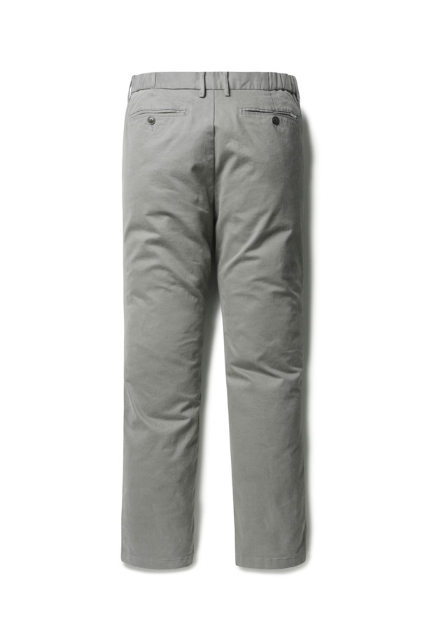 **[기획] 솔리드 밴딩 팬츠**는 가을, 겨울 시즌 남성분들을 위한 캐주얼 & 베이직 스타일의 긴 바지입니다. 부드러운 촉감의 면, 스판 혼방 소재에 무지 패턴으로 제작되었으며, 일자핏과 레귤러핏으로 편안한 착용감을 선사합니다. 허리 밴딩 디테일과 사이드 밴드를 더해 활동성을 높였으며, 양 사이드 포켓과 뒷 포켓으로 실용성을 더했습니다. 겨울 데일리룩, 동네 마실룩, 산책룩 등 다양한 TPO에 활용하기 좋으며, 미니멀, 클래식 스타일을 즐겨 입는 분들께 추천합니다. 
