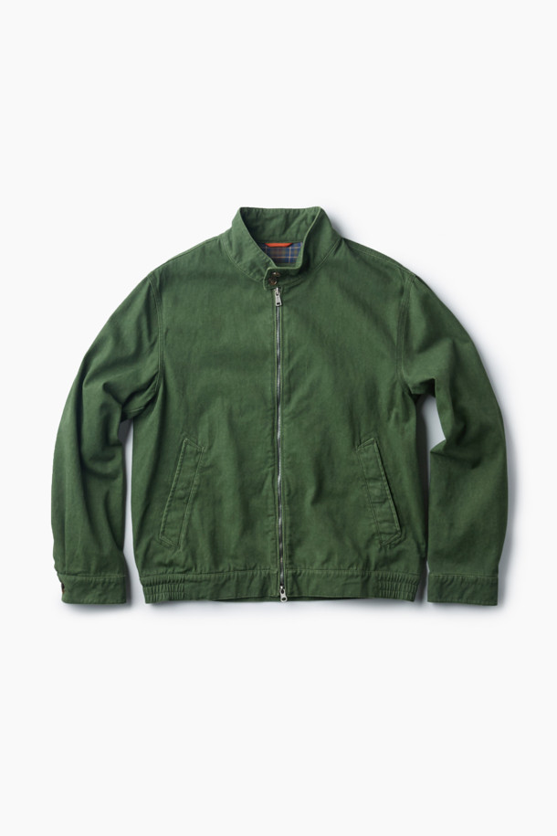 [Imported Fabric] 배색 해링턴 점퍼는 캐주얼함과 모던함을 동시에 갖춘 가을 시즌 필수 아우터입니다. 그린 컬러와 체크 패턴이 돋보이며, 일상에서 편안하게 착용하기 좋습니다. 넉넉한 컴포트핏으로 활동성을 높였으며, 밑단 사이드 엘라스틱 밴드와 소매 커프스 턱 디테일이 특징입니다. 내부에는 Halley Stevensons 체크 원단 배색을 사용하여 고급스러움을 더했습니다. 가슴둘레 120cm, 기장 65cm로 제작되어 동네 마실룩, 가을 나들이룩 등 다양한 TPO에 활용할 수 있습니다.
