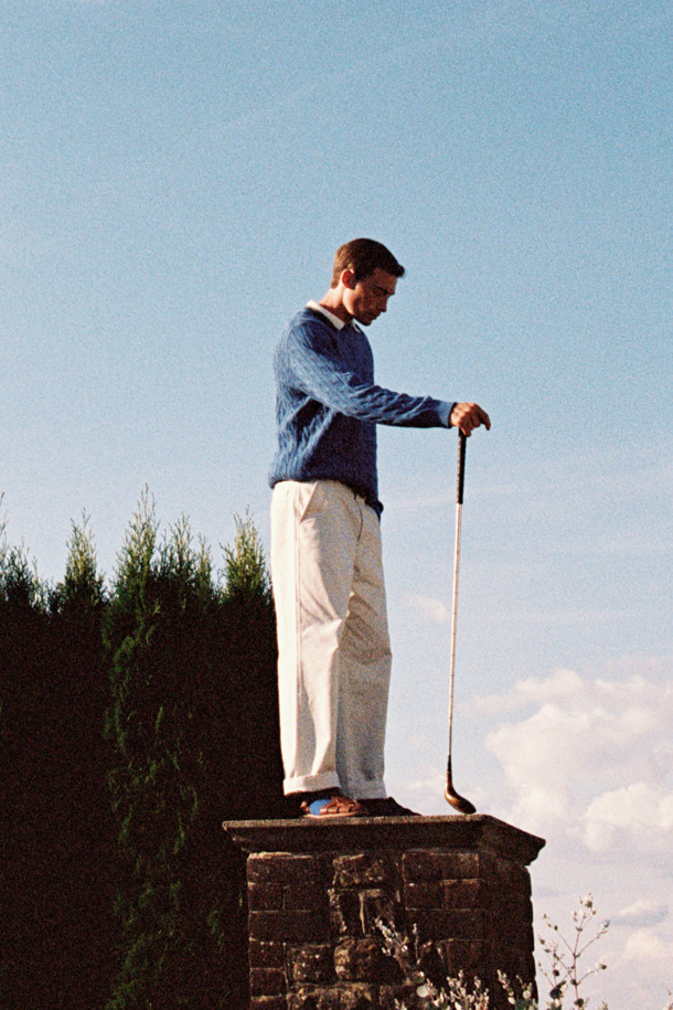 [브리티시 스포팅 클럽] 케이블 니트 풀오버는 클래식과 캐주얼 스타일을 모두 아우르는 남성용 니트 스웨터입니다. 블루와 그린 두 가지 색상으로 제공되며, 가을철 일상복으로 적합합니다. 두꺼운 두께감의 면 소재로 제작되어 포근하며, 여유로운 핏과 라운드넥 디자인으로 편안한 착용감을 선사합니다. 좌측 가슴에는 HC 자수 포인트가 있으며, 넥 라인, 소매단, 밑단은 립 조직으로 마감 처리되었습니다. 가슴둘레는 112cm이며, 이너 레이어드하여 다양한 스타일을 연출할 수 있습니다.
