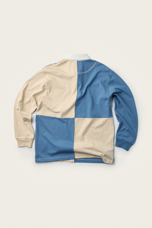 **브리티시 스포팅 클럽 플래드 긴소매 티셔츠**는 남성용 폴로 티셔츠로, 가을 시즌 일상복으로 적합합니다. 네이비, 베이지 색상으로 만나볼 수 있으며, 클래식과 스포티한 무드를 동시에 연출합니다. 면 소재로 제작되어 부드러운 촉감이 특징이며, 4분할 배색의 패치워크 패턴이 돋보입니다. 립 마감 처리와 B.S.C 로고, 펠트 소재 아플리케 아트워크 디테일이 돋보이며, 데이트룩, 모임룩, 캐주얼 스타일에 매치하기 좋습니다. 클래식 핏의 긴소매 폴로 티셔츠입니다.
