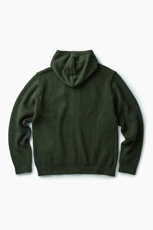 부드러운 촉감의 슬럽 코튼 100% 소재로 제작된 후드형 집업 가디건입니다. 가을, 겨울 시즌에 어울리는 캐주얼하고 빈티지한 스타일을 연출하며, 카키와 그린 두 가지 색상으로 만나볼 수 있습니다. 넉넉한 루즈핏으로 편안한 착용감을 선사하며, 소매와 밑단에 스판 혼용 립 조직을 사용하여 활동성을 더했습니다. 립 조직 포켓 디테일과 가슴둘레 112cm로 실용성을 높였으며, 일상생활뿐만 아니라 캠핑룩으로도 활용하기 좋습니다. 후드 디자인과 집업 여밈 방식으로 간편하게 스타일링할 수 있습니다.
