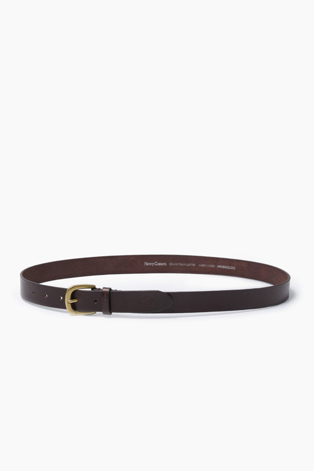 이태리산 소가죽으로 제작된 30mm 폭의 통가죽 벨트입니다. 클래식한 무드를 연출하며, 가을, 겨울철 출근룩, 비즈니스 캐주얼, 그리고 모임룩에 잘 어울립니다. 앤틱골드 비죠 버클이 디자인의 포인트이며, 5홀로 허리 사이즈를 조절할 수 있어 편안한 착용감을 제공합니다. 무지 패턴으로 심플하고 미니멀한 스타일을 선호하는 분들께 추천합니다.
