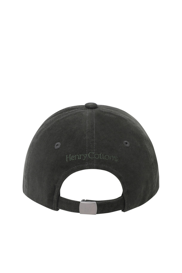 플라이 낚시 클럽 로고 볼캡은 캐주얼하고 레트로한 스타일을 좋아하는 분들을 위한 아이템입니다. 부드러운 코튼 소재로 제작되어 편안한 착용감을 제공하며, 봄, 여름, 가을 등 다양한 계절에 활용하기 좋습니다. 블랙 컬러에 "Three Fishermen" 자수와 메탈 버클 디테일이 빈티지한 무드를 더해줍니다. 워싱 처리와 피치 가공으로 자연스러운 빈티지 외관을 살렸으며, 산책룩에 완벽하게 어울립니다.
