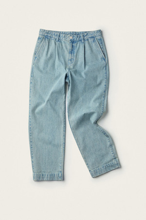 [British Sporting Club] Tuck Denim Pants