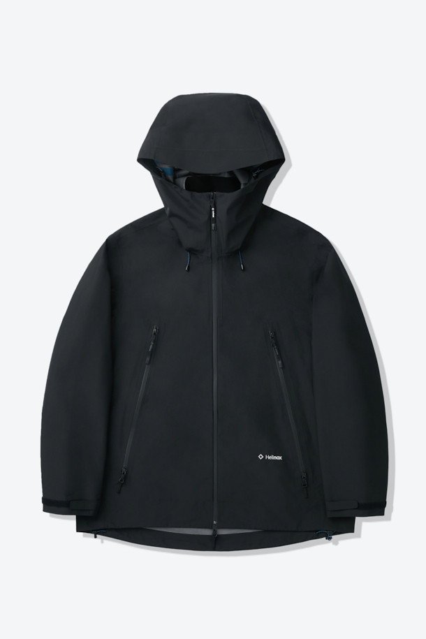 3L 하드쉘 재킷은 아웃도어 활동, 하이킹, 등산에 적합한 남녀 공용 방수/방풍 재킷입니다. 미니멀하고 스포티한 스타일의 블랙 색상 무지 디자인으로, 겨울철 두꺼운 두께감으로 보온성을 높였습니다. 3레이어 구조, 내수압 20,000mm, 투습 기능, 에어쉴드 후드, 사이드 벤틸레이션을 갖춰 쾌적한 착용감을 제공합니다. YKK 방수 지퍼와 이중 포켓으로 실용성을 더했으며, 레귤러 핏과 긴 소매 기장으로 활동성을 높였습니다. 등산룩, 캠핑룩 등 다양한 TPO에 활용 가능합니다.
