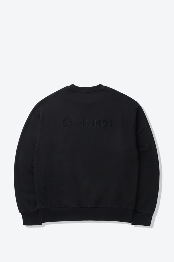 이클립스 로고 디자인이 돋보이는 블랙 컬러의 남녀 공용 스웨트 맨투맨입니다. 두꺼운 면 소재로 제작되어 보온성이 뛰어나 봄, 가을, 겨울 사계절 내내 활용 가능합니다. 레귤러 핏에 긴 소매, 라운드넥 디자인으로 캐주얼, 스포티, 미니멀 스타일을 모두 소화할 수 있습니다. 일상복뿐만 아니라 캠핑룩으로도 적합하며, 절개 디테일이 밋밋함을 덜어줍니다.
