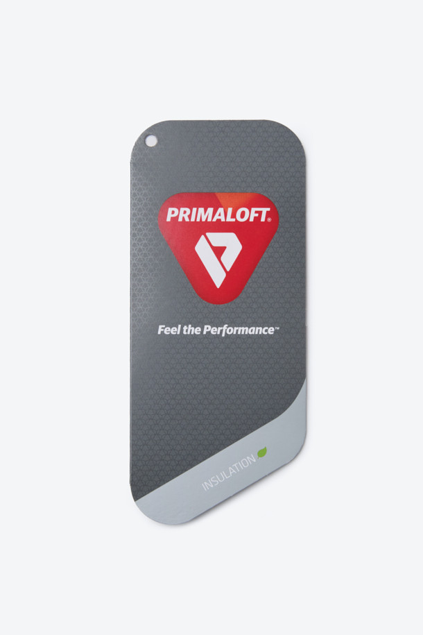 혹한의 추위에도 끄떡없는 듀얼 모듈 방한 장갑입니다. 폴라텍과 프리마로프트 소재를 사용하여 뛰어난 보온성과 방풍, 통기성, 신축성을 제공하며, 두꺼운 두께감으로 강력한 방한 능력을 자랑합니다. 겉장갑과 안장갑이 분리되는 모듈러 구조로, 다양한 아웃도어 활동과 등산, 캠핑 시의 기후 변화에 유연하게 대처할 수 있습니다. 손목 스트링과 분실 방지 클립, 스마트폰 터치 기능까지 갖춰 실용성을 더했으며, 블랙 색상의 무지 디자인으로 고프코어 및 미니멀, 캐주얼 스타일 모두 소화 가능합니다.
