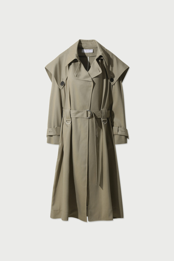 **QARO(카로) 케이프 트렌치 코트**

부드러운 리오셀 소재로 제작되어 봄, 가을에 착용하기 좋은 QARO(카로) 케이프 트렌치 코트입니다. 베이직하고 클래식한 디자인으로, 데이트룩, 오피스룩, 가을 나들이룩 등 다양한 TPO에 활용할 수 있습니다. 롱 기장의 루즈핏으로 편안한 착용감을 선사하며, 허리 벨트와 소매 벨트로 스타일을 연출할 수 있습니다. 무지 디자인에 케이프 타입으로 세련된 포인트를 더했으며, 사이드 포켓이 있어 실용적입니다. 안감은 레이온과 면 혼방으로 제작되었습니다.
