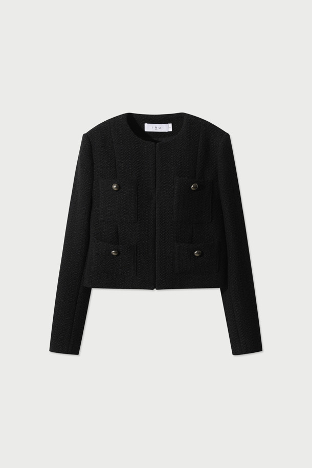 KANIL(카닐) 포켓 트위드 재킷은 여성 고객을 위한 클래식하고 미니멀한 스타일의 아우터입니다. 봄, 가을에 착용하기 적합하며, 블랙 색상으로 다양한 의상에 매치하기 용이합니다. 두꺼운 두께감의 숏 기장 재킷으로, 텍스처 촉감의 트위드 소재와 라운드 넥, 버튼 여밈 방식이 특징입니다. 포켓 디테일과 안감 처리가 되어 있어 오피스룩, 모임룩, 데이트룩 등 TPO에 맞춰 시크하게 연출할 수 있습니다. 폴리에스터, 아크릴, 면, 모 혼방의 레귤러핏으로 제작되어 편안한 착용감을 선사합니다.
