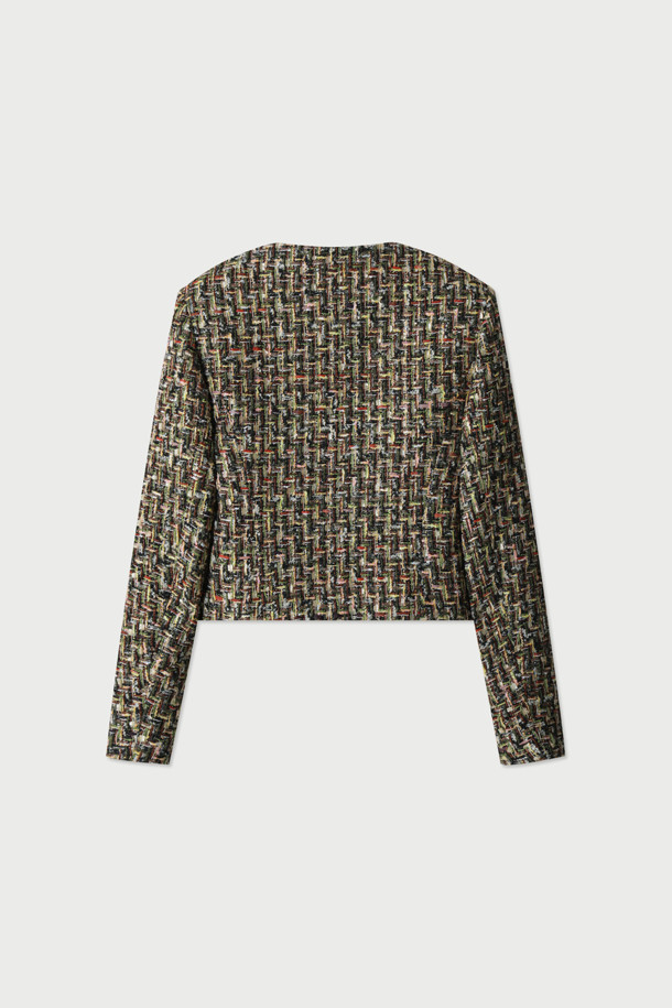 세련된 무드의 WANNY 트위드 재킷입니다. 멀티컬러와 메탈릭 컬러의 조화가 돋보이며, 봄, 가을에 입기 좋은 두꺼운 두께감의 숏 기장 자켓입니다. 클래식하고 엘레강스한 스타일을 연출하며, 오픈형 디자인에 래귤러핏으로 편안하게 착용 가능합니다. 데이트룩, 모임룩, 오피스룩 등 다양한 TPO에 활용할 수 있으며, 클래식, 미니멀, 시크한 스타일을 선호하는 여성분들께 추천합니다. 폴리에스터, 아크릴, 면, 나일론, 모, 금속섬유, 레이온, 그리고 면 안감으로 제작되어 고급스러운 촉감을 선사합니다.
