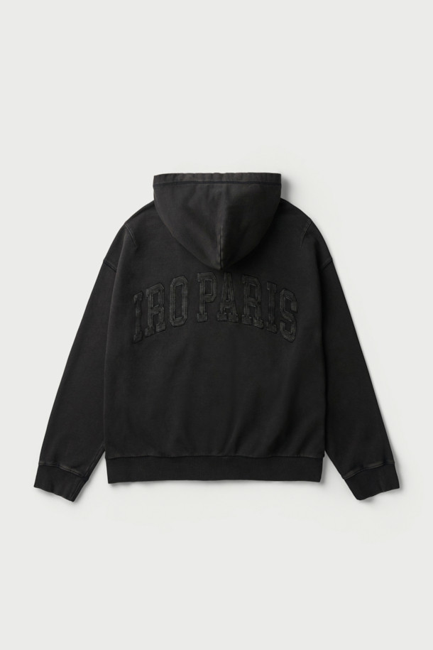 Fugue(퓨그) 백로고 아트웍 다잉 후드 집업은 캐주얼, 스트릿, 미니멀 스타일을 아우르는 오버핏 후드 집업입니다. 봄, 가을 시즌에 적합하며, 부드러운 면 소재로 제작되어 편안한 착용감을 선사합니다. 가먼트다잉 기법을 적용하여 빈티지한 멋을 더하고, 전면부 IRO 아플리케 자수와 후면부 레터링 아플리케 자수로 포인트를 주었습니다. 두꺼운 두께감으로 따뜻함을 유지하며, 캠핑룩으로도 활용 가능하며 셋업으로도 연출할 수 있습니다.
